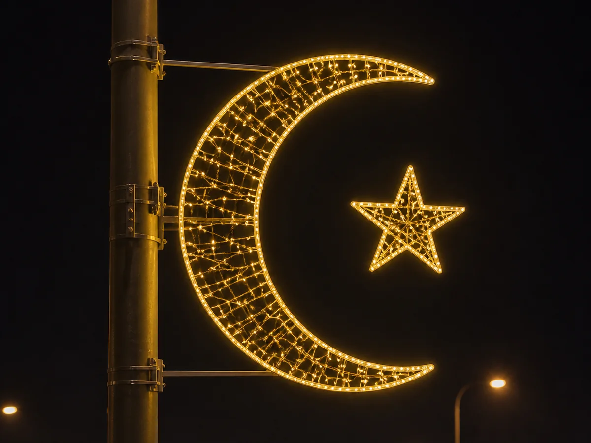 Ramadan LED motif mounted on a street pole